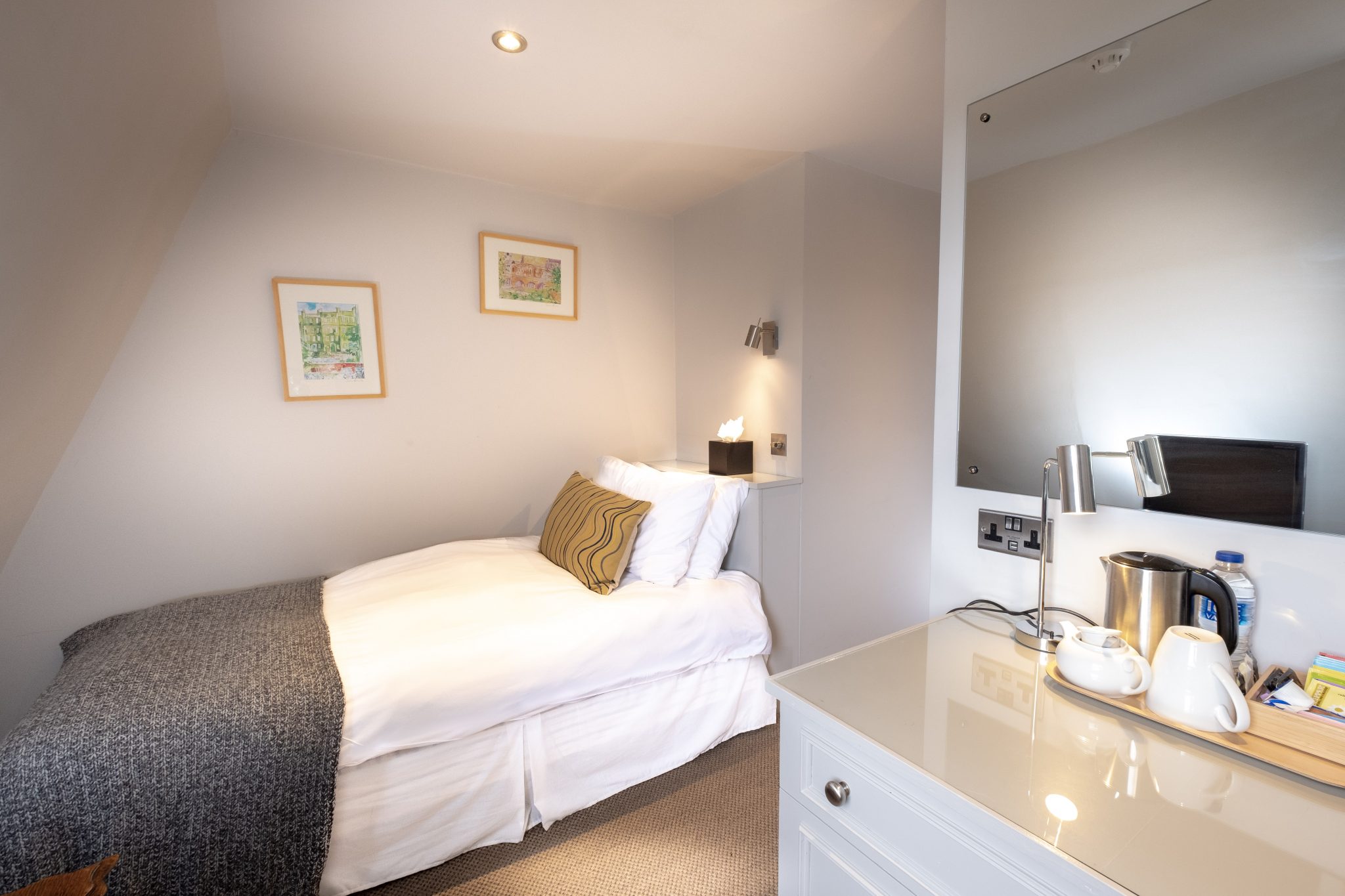 Single Ensuite The Edgar Towhouse Bath